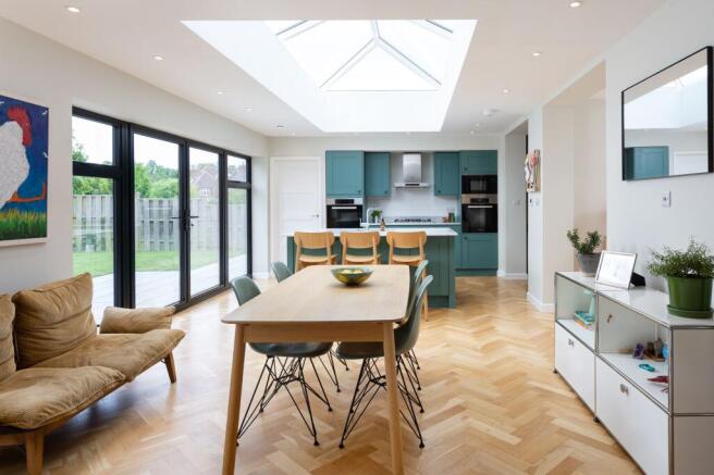 4 bed Detached for sale Image 7