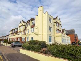 19, Windermere Court, Marine Parade East, Clacton-on-sea CO15 6JN