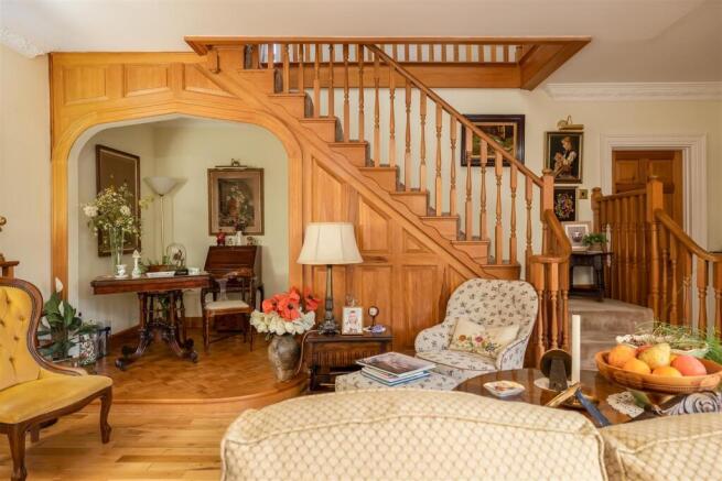 4 bed House for sale Image 6