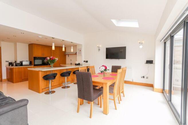 Kitchen/Living...