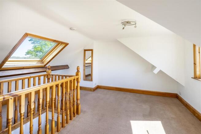 3 bed Semi-Detached to rent Image 10