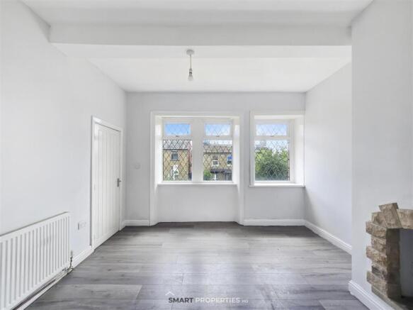 3 bed Terraced for sale Image 4