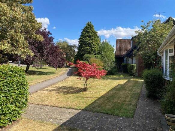 2 bed Detached Bungalow for sale Image 4