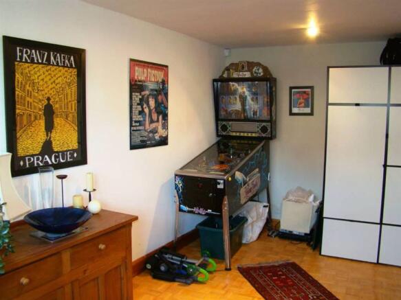 Photo 9