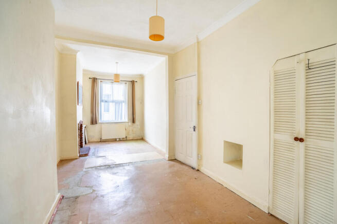 3 bed Terraced for sale Image 7