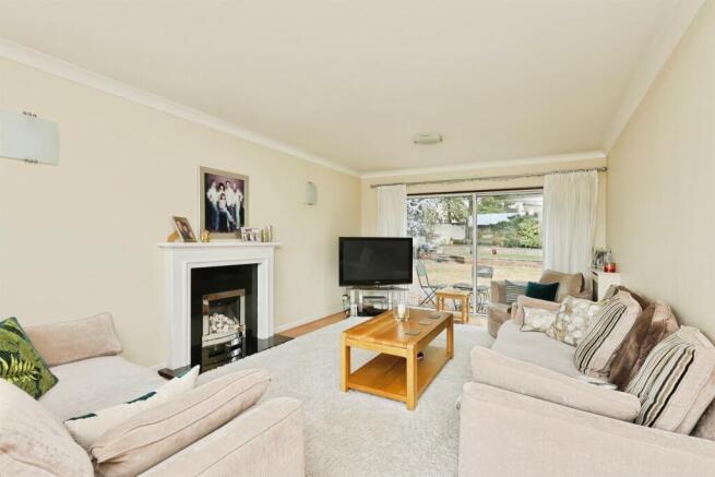 4 bed Detached for sale Image 5