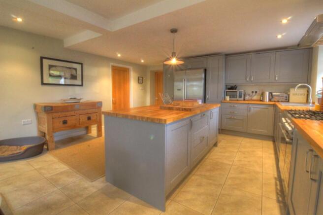 7 - Kitchen 4