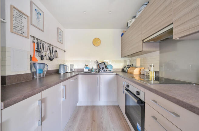 1353387-9-68cd858...