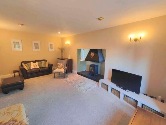 6 bed Detached for sale Image 6