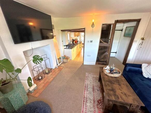 Living Room 1.jpg