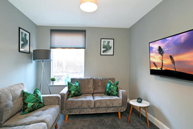 4 bed Terraced to rent Image 5