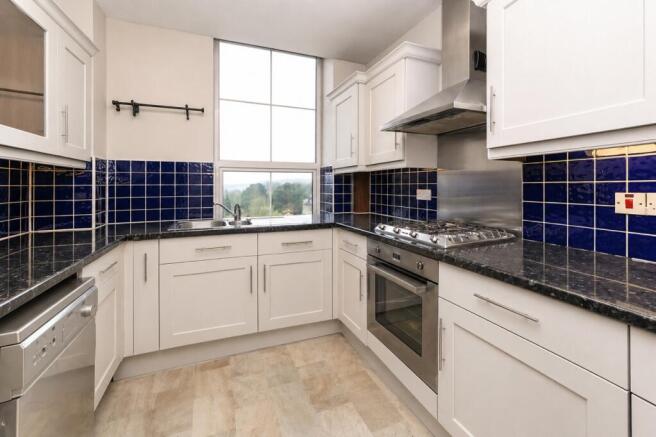 3 bed Apartment for sale Image 5