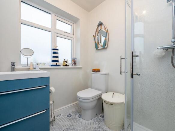 SHOWER ROOM.jpg