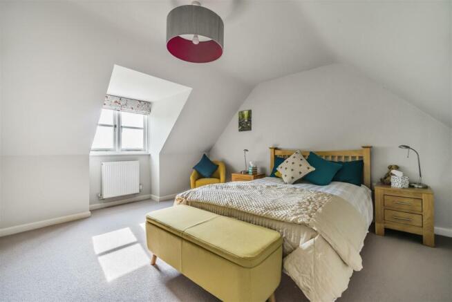 Guest bedroom