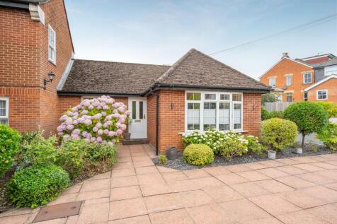 Village Court, Sunninghill