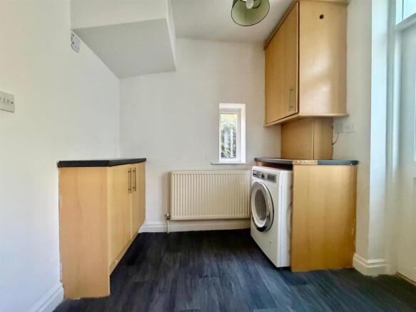 3 bed Semi-Detached for sale Image 6