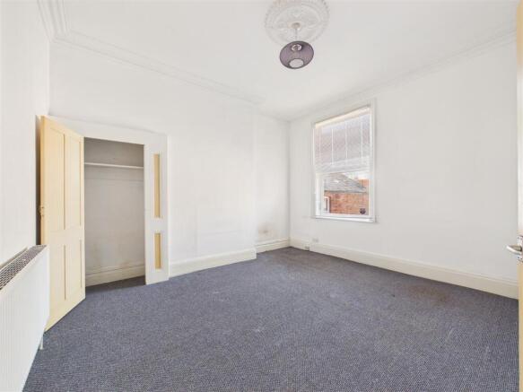 5 bed Terraced for sale Image 9
