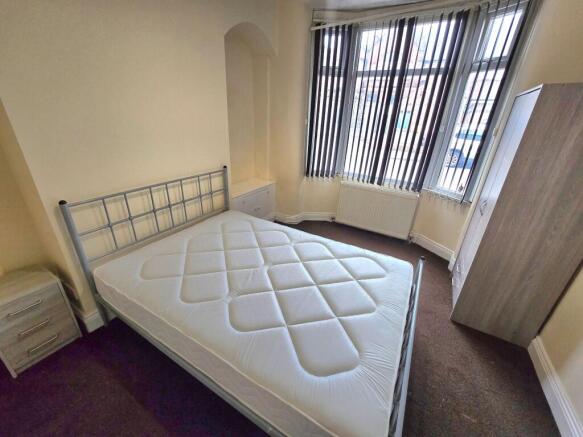 4 bed Terraced to rent Image 5