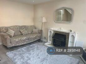 2 bed Semi-Detached to rent Image 5