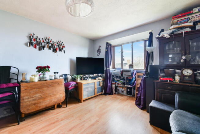 Birchwood Close, Morden, SM4 photo 4