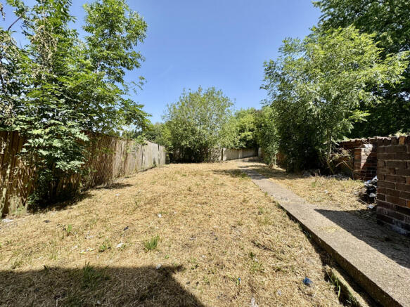 2 bed Terraced to rent Image 10