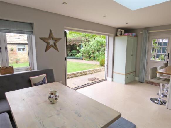 Dining Area A.JPG