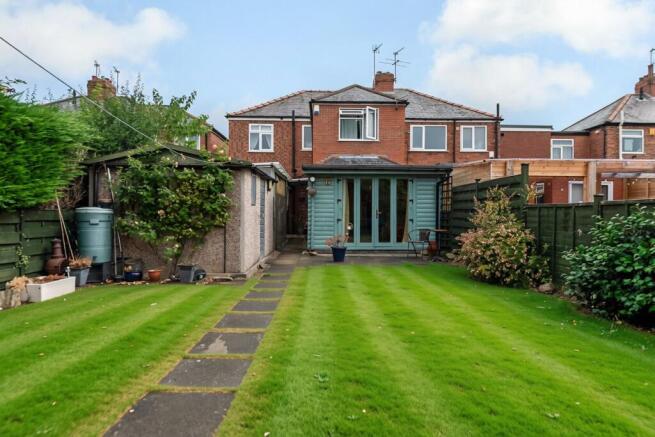 4 bed Semi-Detached for sale Image 7