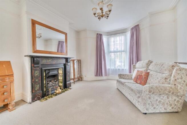 Living room 2.jpg
