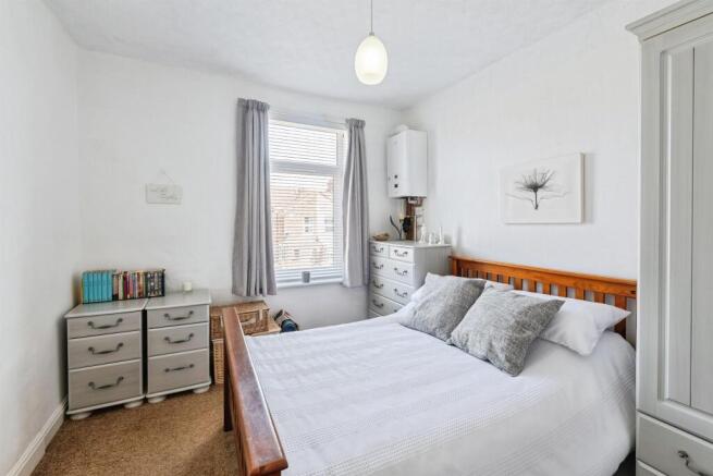 3 bed Terraced for sale Image 11