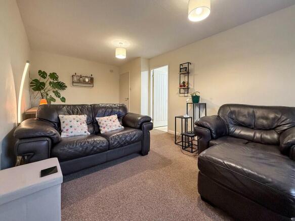 2 bed Semi-Detached Bungalow for sale Image 10