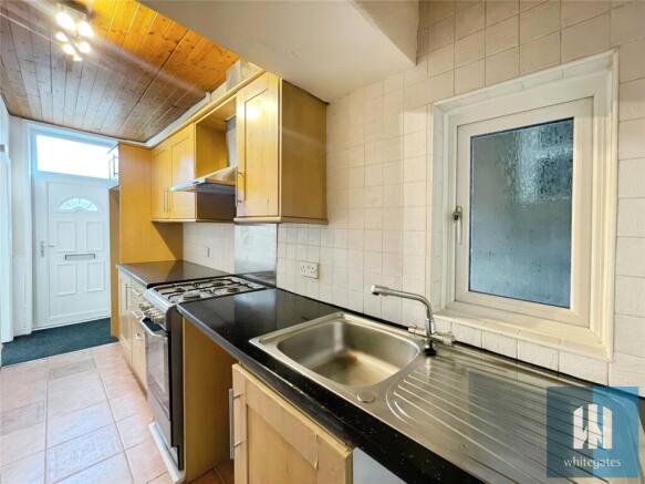 2 bed Terraced to rent Image 5