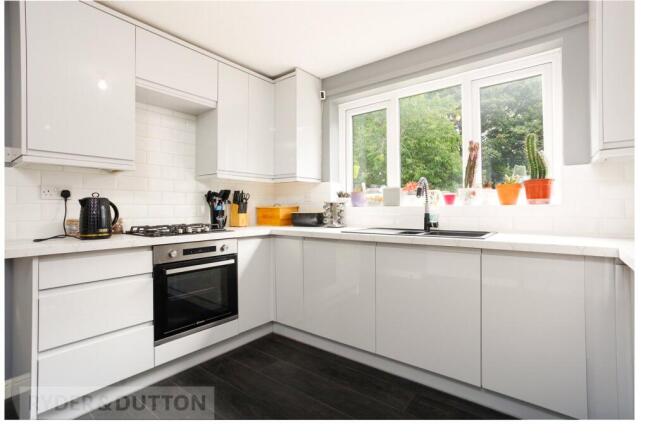 4 bed Detached for sale Image 6