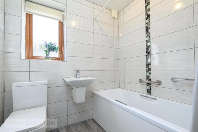 2 bed Bungalow for sale Image 11