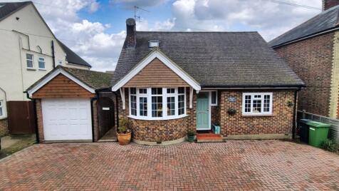 Povey Cross Road, Hookwood, Horley, RH6