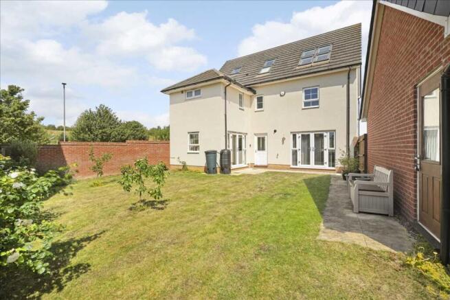 Neptune Crescent, Brooklands, Milton Keynes photo 4