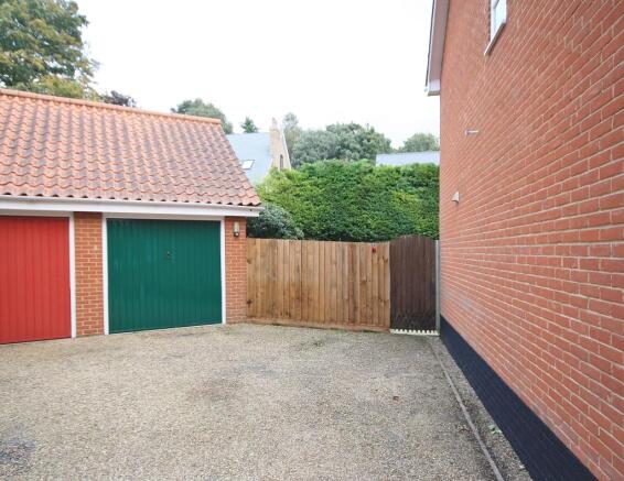 Garage & parking