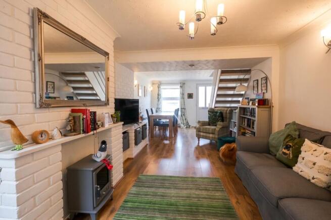 LOUNGE / DINING ROOM