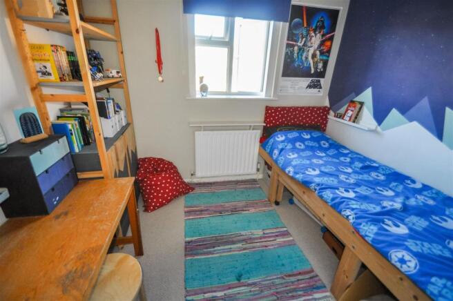bed3[1].JPG