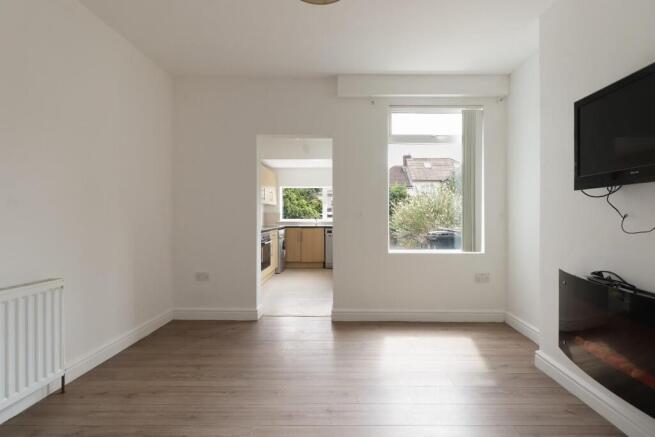 3 bed Terraced for sale Image 10