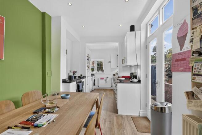 4 bed Terraced for sale Image 6