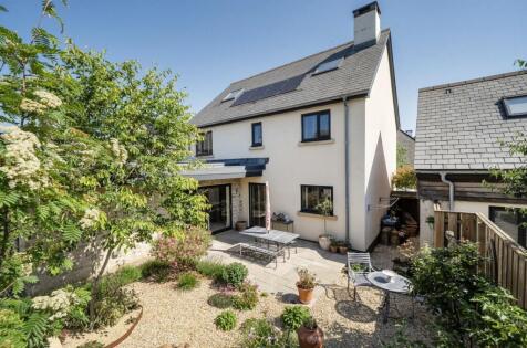 Orchard Court, Broadway, Ilminster