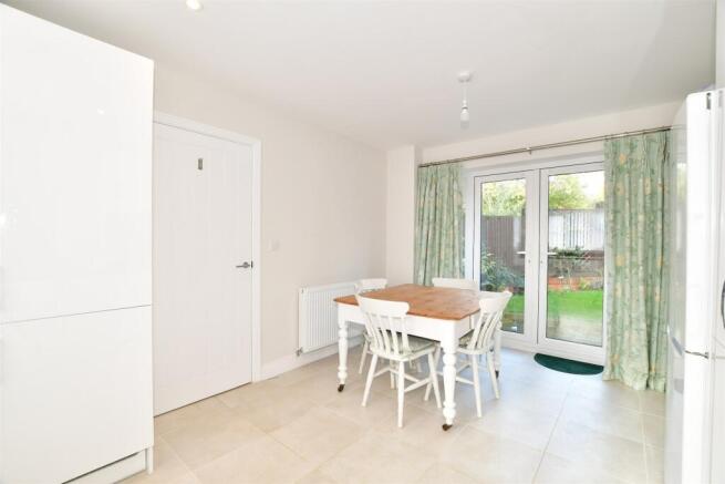 Kitchen/ Breakfast Room