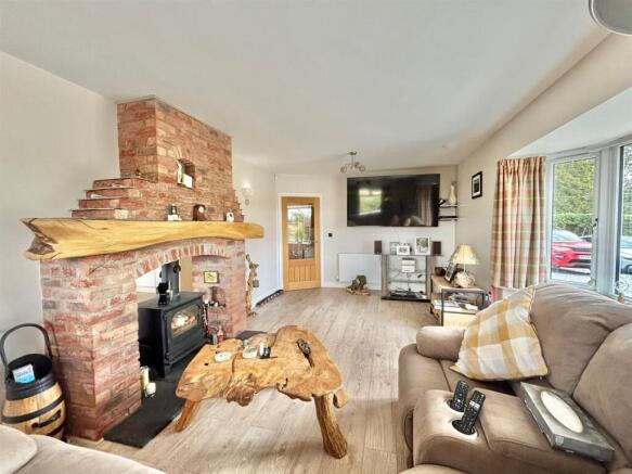3 bed Detached for sale Image 12