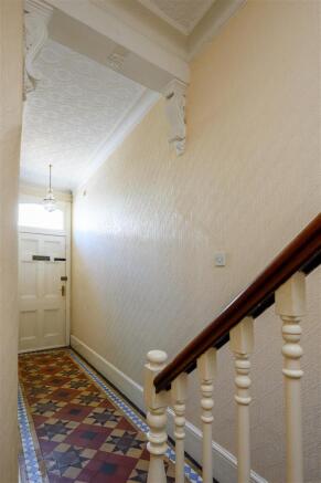 3 bed Town House for sale Image 5