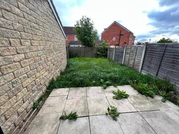 3 bed Semi-Detached to rent Image 9