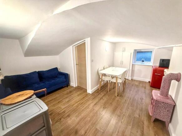 4 bed Semi-Detached for sale Image 6