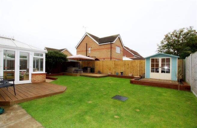7023_Cawthorn Close.
