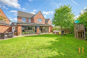 37, Oak Crescent, Wickford SS11 7FF
