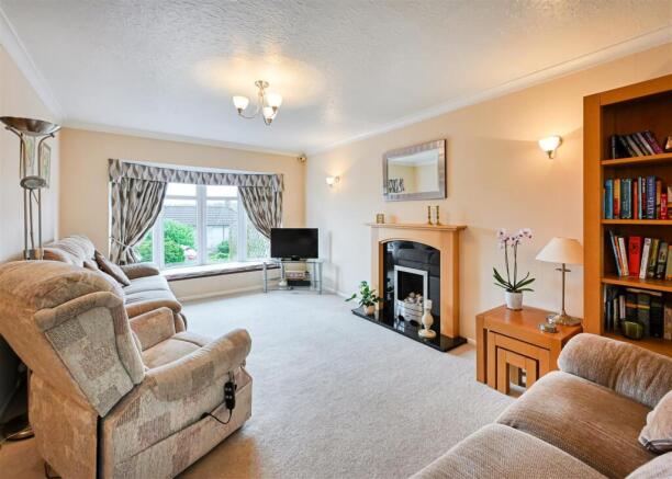 16 Beechwood Drive-03.jpg