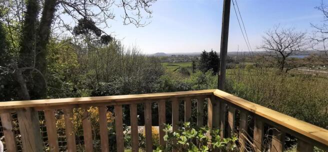 Large Balcony/Raised Deck